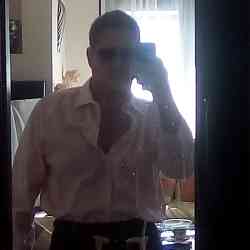 Single Greek man in Agia Marina, Greece