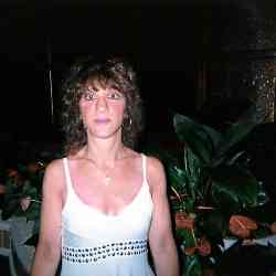 Single Greek woman in Astoria, New York, United States