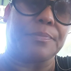 Single Greek woman in Los Angeles, California, United States