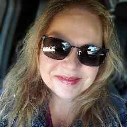 Single Greek woman in Toronto, Ontario, Canada