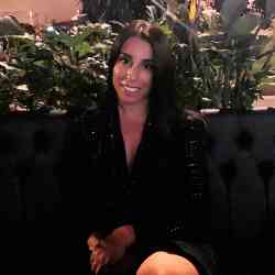 Single Arab woman in Paris, Île-de-France, France