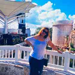 Single Arab woman in Casablanca, Casablanca-Settat, Morocco