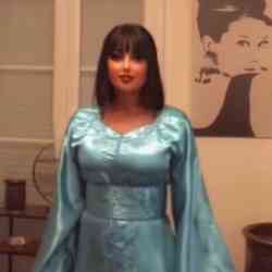 Single Arab woman in Paris, Île-de-France, France