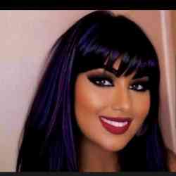 Single Arab woman in Paris, Île-de-France, France