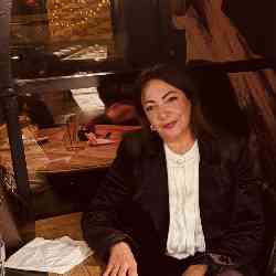 Single Arab woman in Paris, France, France