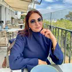 Single Arab woman in Paris, France, France