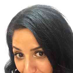 Single Arab woman in Paris, France, France