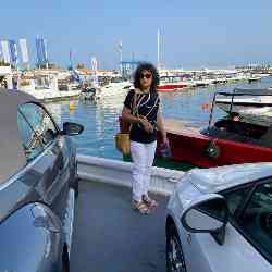 Single Arab woman in Paris, France, France