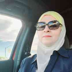 Single Arab woman in Hamilton, Ontario, Canada