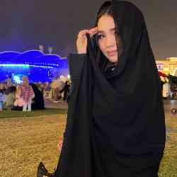 Single Arab woman in New York, NY, United States