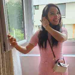 Single Muslim woman in Paris, Île-de-France, France