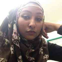 Single Muslim woman in İzmir, Türkiye, Turkey