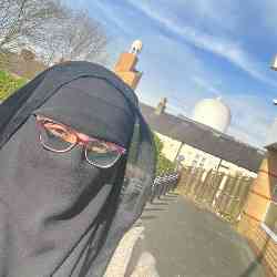Single Muslim woman in Bradford, UK, United Kingdom
