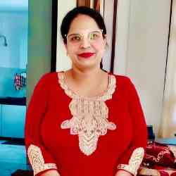 Single Muslim woman in Kolhapur, Maharashtra, India