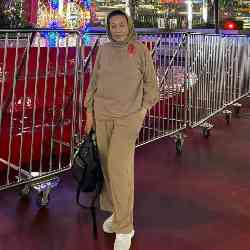 Single Muslim woman in Marawi City, Northern Mindanao, Philippines