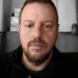 Single Greek man in Πειραιάς, Πειραιάς, Greece