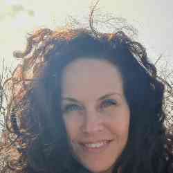 Single Greek woman in Bruck an der Leitha, Österreich, Austria