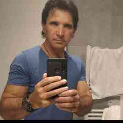 Single Greek man in Antíkyra, Ελλάδα, Greece