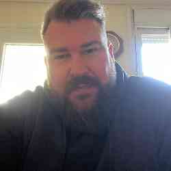 Single Greek man in Λέσβος, Ελλάδα, Greece