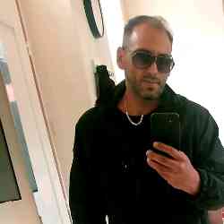 Single Greek man in Rhodos, Ελλάδα, Greece