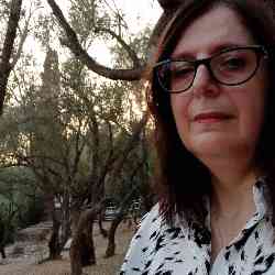 Single Greek woman in Κεντρικός Τομέας Αθηνών, Ελλάδα, Greece