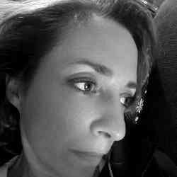 Single Greek woman in Αρτέμιδα, Greece, Greece