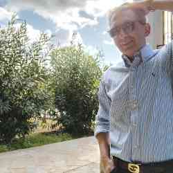 Single Greek man in Athens, Ελλάδα, Greece