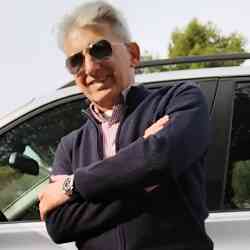 Single Greek man in Athens, Ελλάδα, Greece