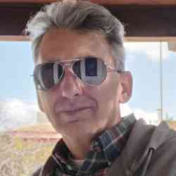 Single Greek man in Athens, Ελλάδα, Greece