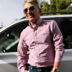 Single Greek man in Athens, Ελλάδα, Greece