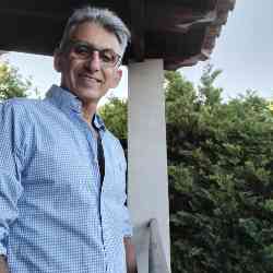 Single Greek man in Athens, Ελλάδα, Greece