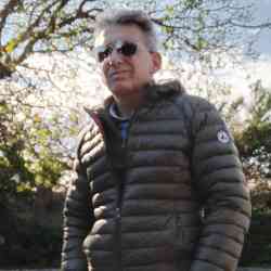 Single Greek man in Athens, Ελλάδα, Greece