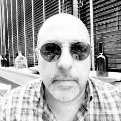 Single Greek man in Athens, Ελλάδα, Greece