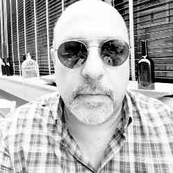 Single Greek man in Athens, Ελλάδα, Greece