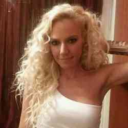 Single Greek woman in Arta, Greece, Greece