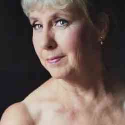 Single Greek woman in Αρχαία Νεμέα, Ελλάδα, Greece