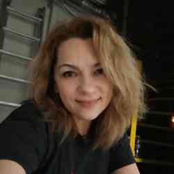Single Greek woman in Athens, Ελλάδα, Greece