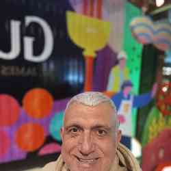 Single Greek man in Athens, Ελλάδα, Greece