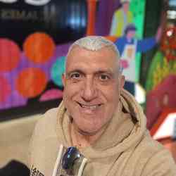 Single Greek man in Athens, Ελλάδα, Greece