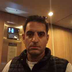 Single Greek man in Athens, Ελλάδα, Greece
