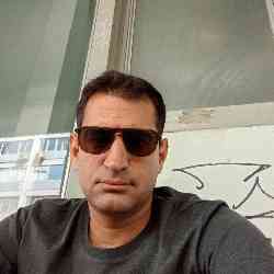 Single Greek man in Athens, Ελλάδα, Greece