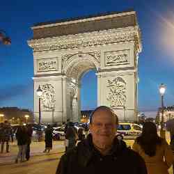 Single Greek man in Athens, Ελλάδα, Greece