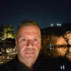 Single Greek man in Χαϊδάρια, Ελλάδα, Greece