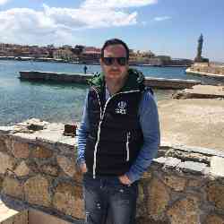 Single Greek man in Μήλος, Ελλάδα, Greece