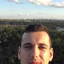 Single Greek man in Athens, Ελλάδα, Greece