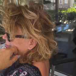 Single Greek woman in Νέα Μάκρη, Νέα Μάκρη, Greece