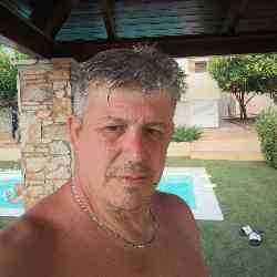 Single Greek man in Πειραιάς, Ελλάδα, Greece
