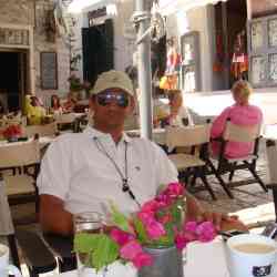 Single Greek man in Διόνυσος, Ελλάδα, Greece