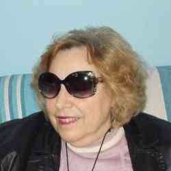 Single Greek woman in Pireas, Attica, Greece