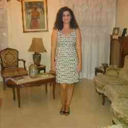 Single Greek woman in Iraklio, Greece